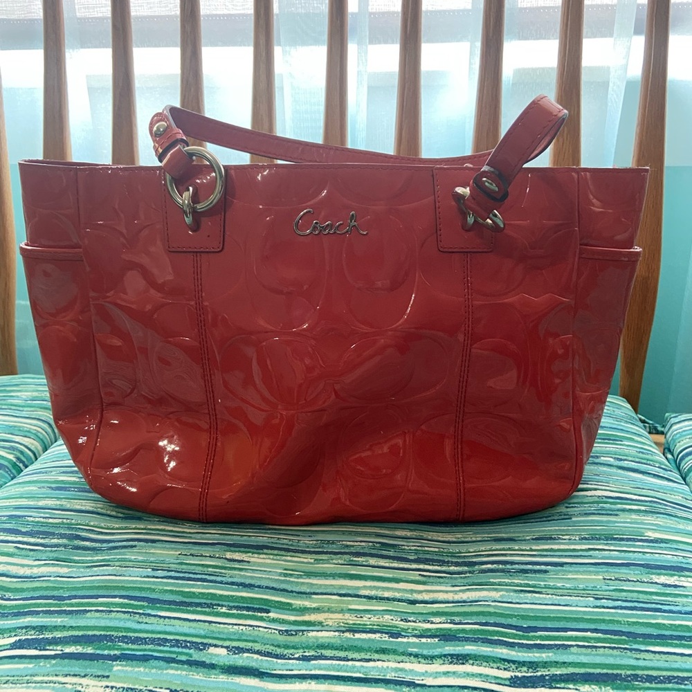 Coach Coral patent leather shoulder purse